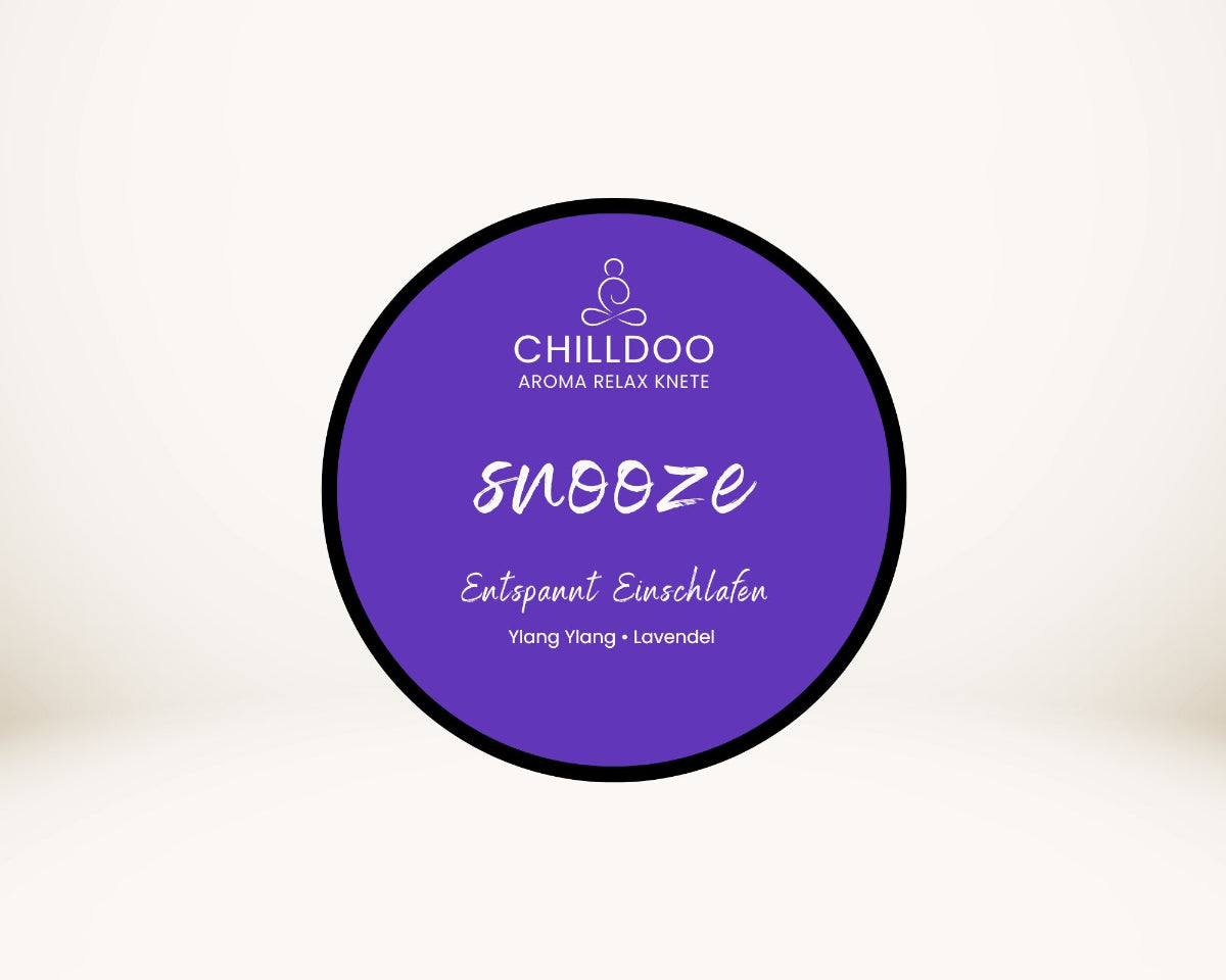 CHILLDOO Duftknete snooze in lila mit Düften von Ylang Ylang und Lavendel.