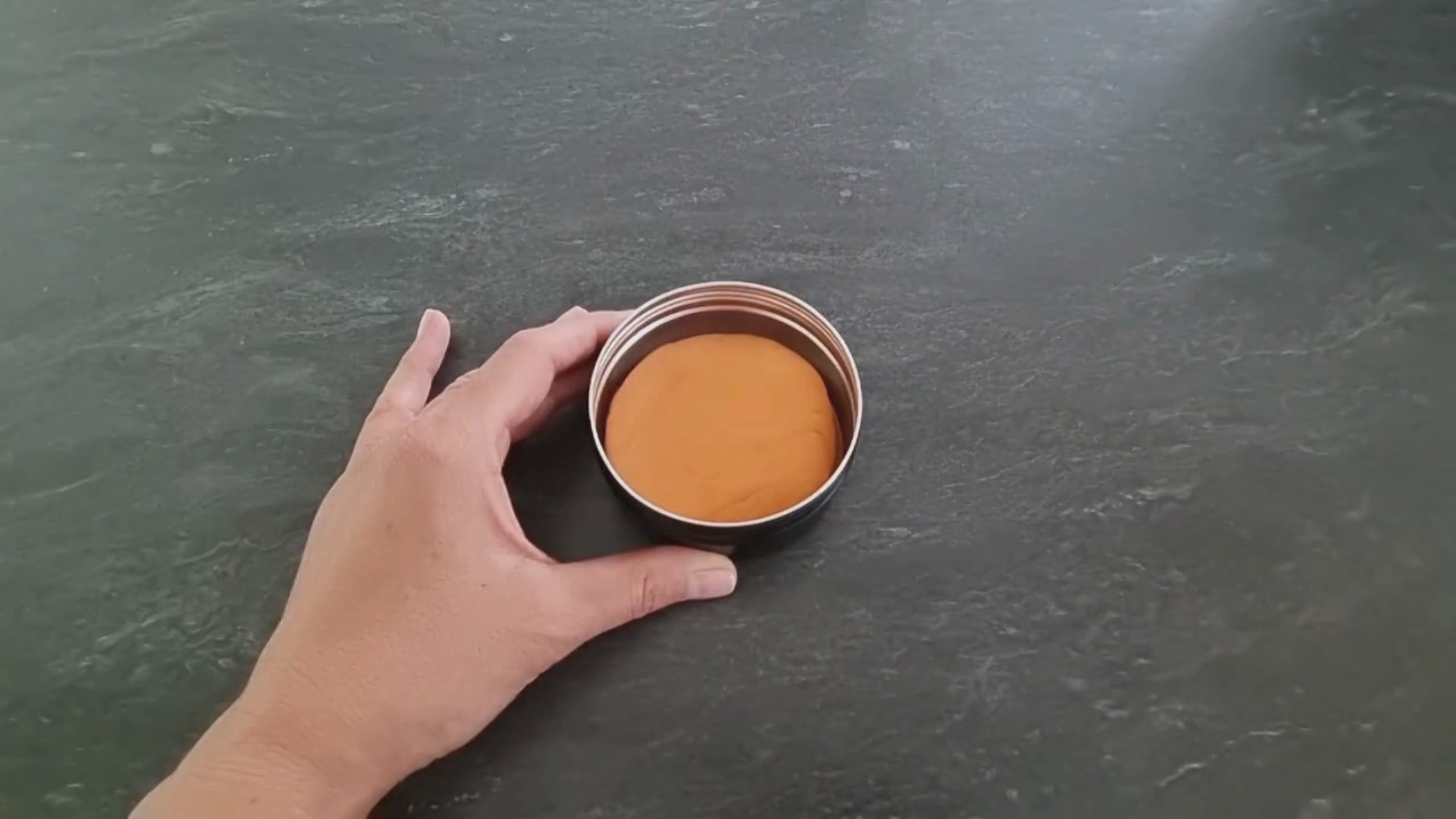 Laden Sie das Video: 